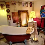 Vintage Bath Artist Sanctuary Calea Victoriei *