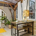 Daire Vintage Bath Artist Sanctuary Calea Victoriei *