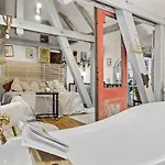 Vintage Bath Artist Sanctuary Calea Victoriei *