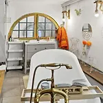 Vintage Bath Artist Sanctuary Calea Victoriei *
