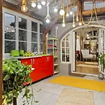 Vintage Bath Artist Sanctuary Calea Victoriei *