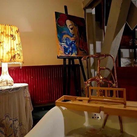 Apartment Vintage Bath Artist Sanctuary Calea Victoriei Bucharest