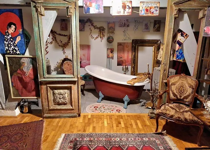 Vintage Bath Artist Sanctuary Calea Victoriei Apartment