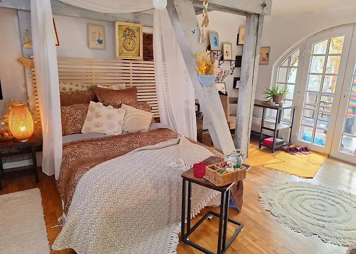 Vintage Bath Artist Sanctuary Calea Victoriei Apartment Bucharest