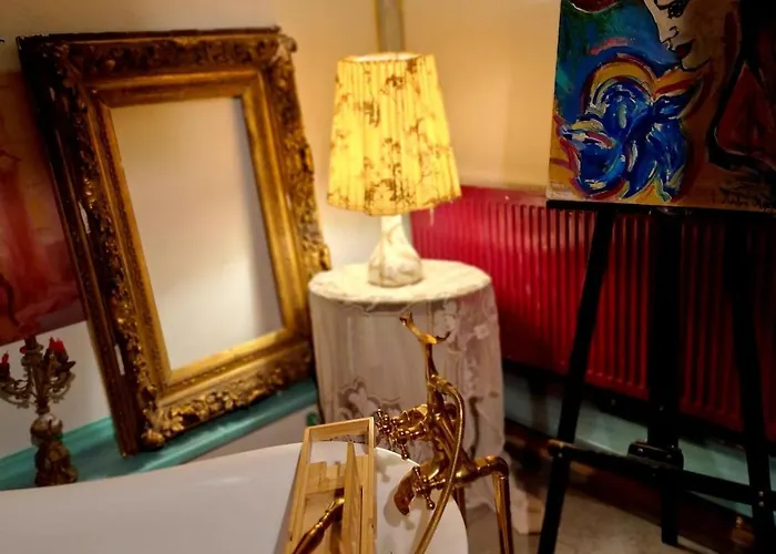 Vintage Bath Artist Sanctuary Calea Victoriei Apartment *