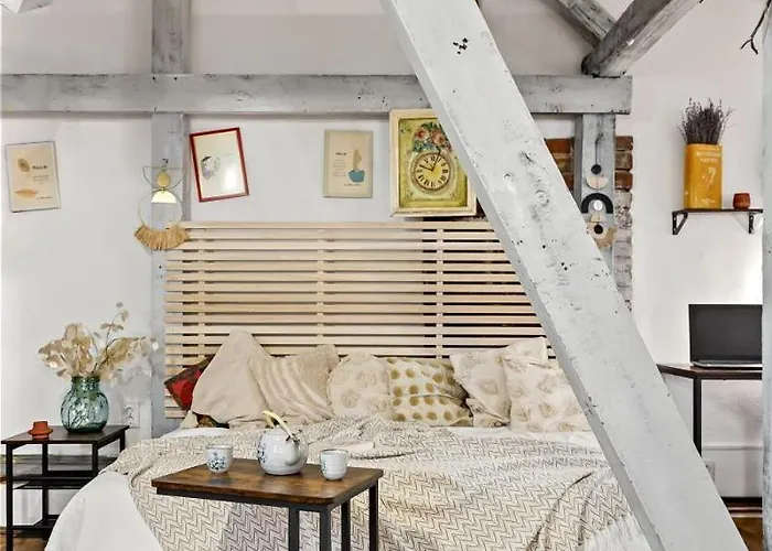 Vintage Bath Artist Sanctuary Calea Victoriei Apartment