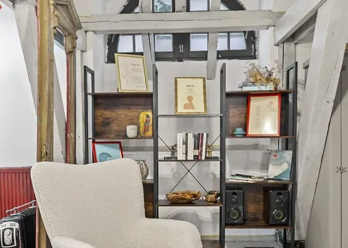 Vintage Bath Artist Sanctuary Calea Victoriei Apartment
