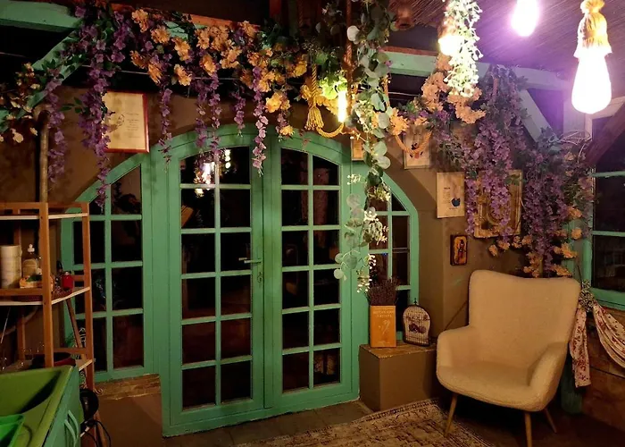 Vintage Bath Artist Sanctuary Calea Victoriei