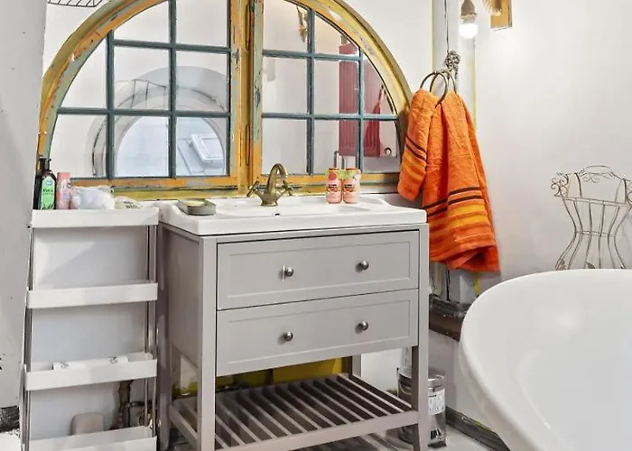 Vintage Bath Artist Sanctuary Calea Victoriei Apartment *